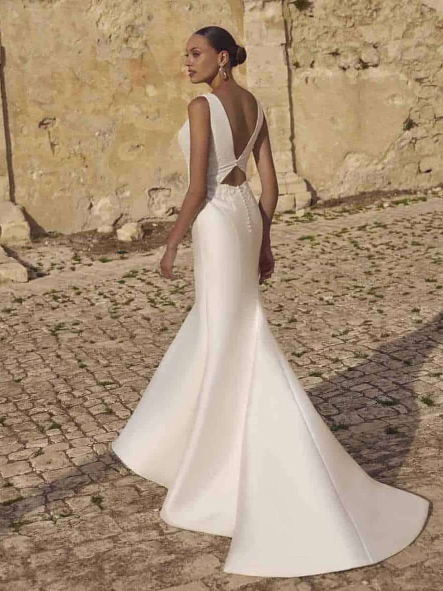 Mikado less is more mermaid trouwjurk met bijzonder rug detail