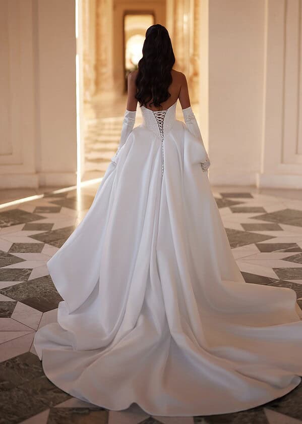Trouwjurk Elen van Dominiss kopen bij Weddings 2