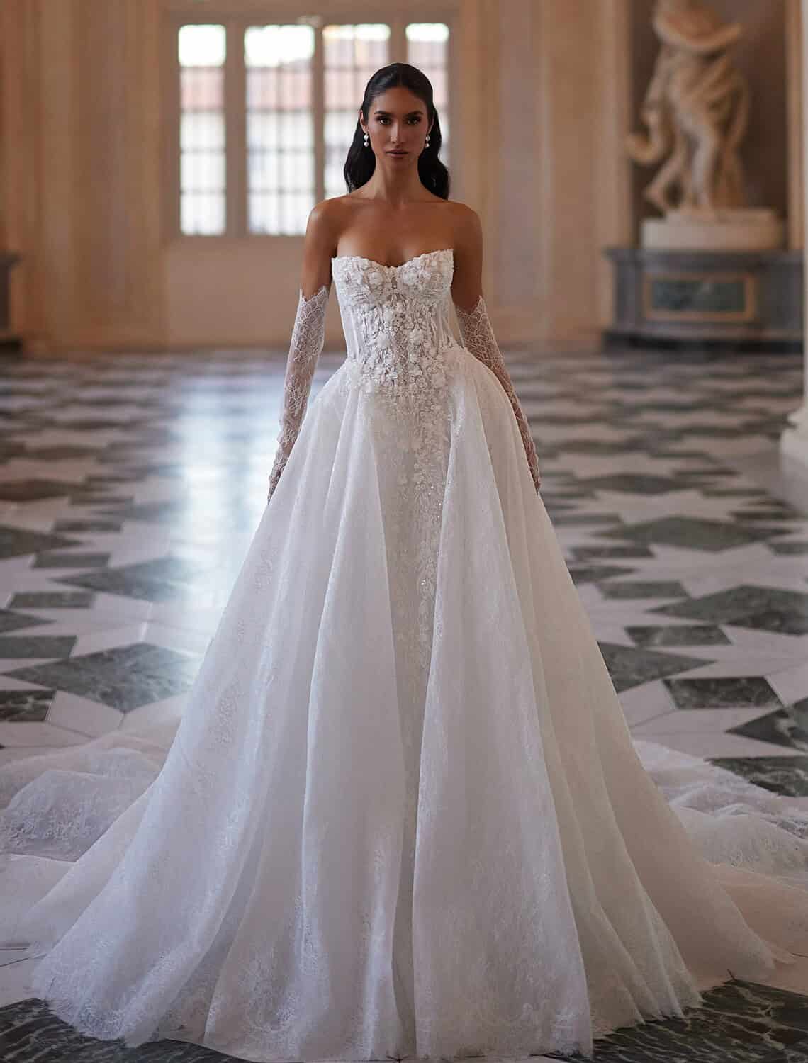 estelle-romantic-wedding-dress-a-line-cathedral-train-sweetheart-neckline-with-lace-detail-bridal-gown-dominiss-couture-arcana-dominii-10113200
