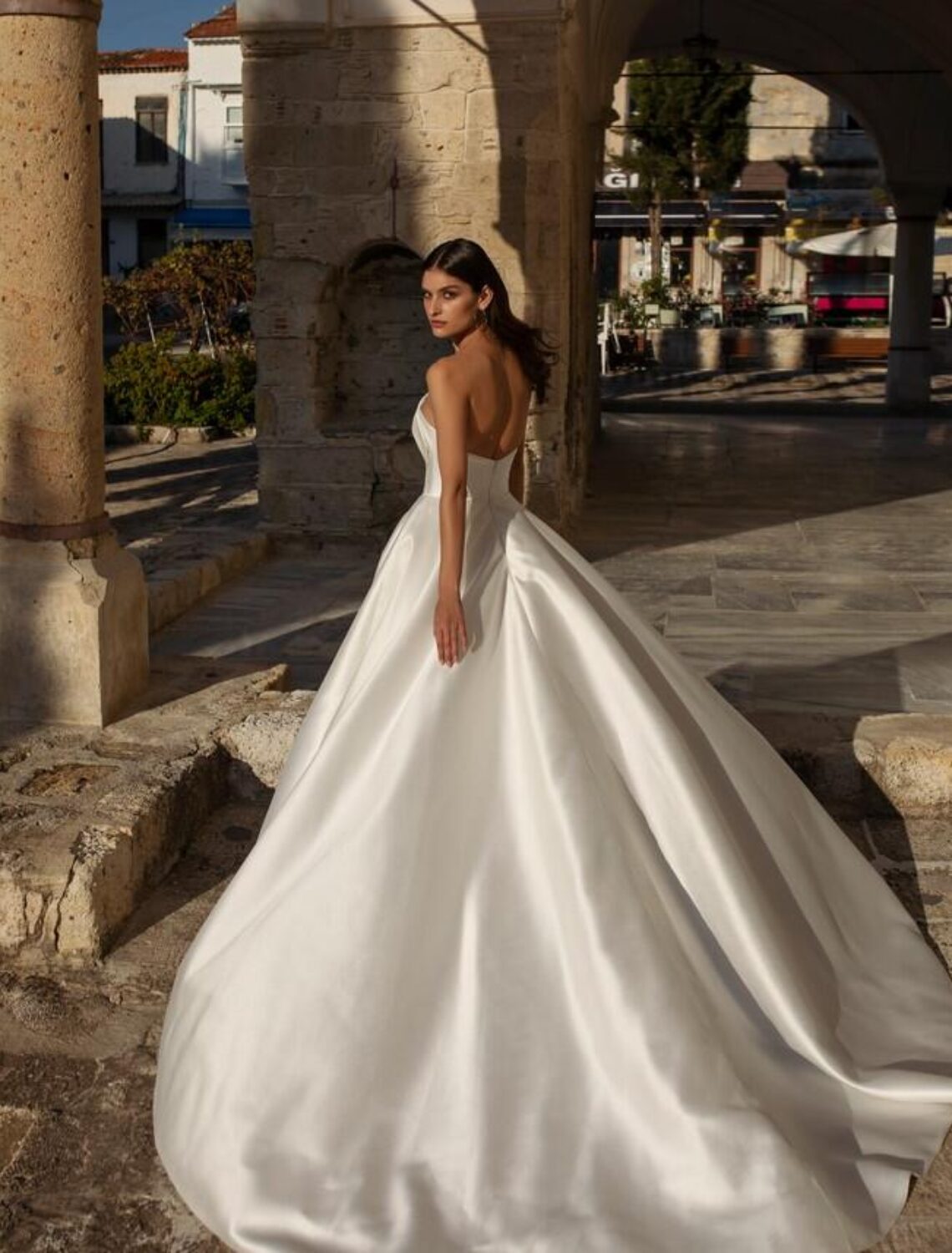 Trouwjurk Grand van Dominiss kopen bij Weddings 4