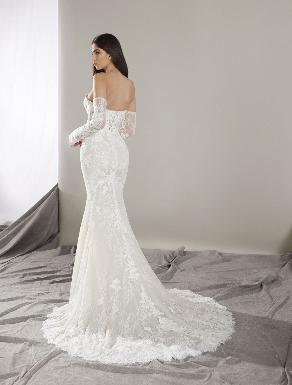 Trouwjurk Hart van Pronovias kopen bij Weddings 2