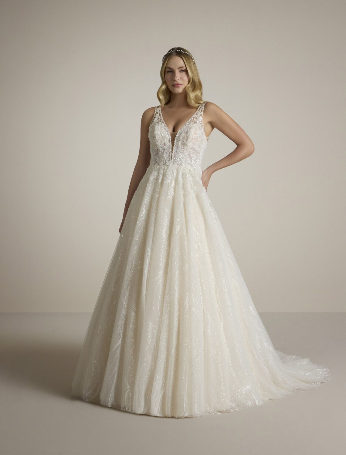 Trouwjurk Illusia van Ladybird kopen bij Weddings 1