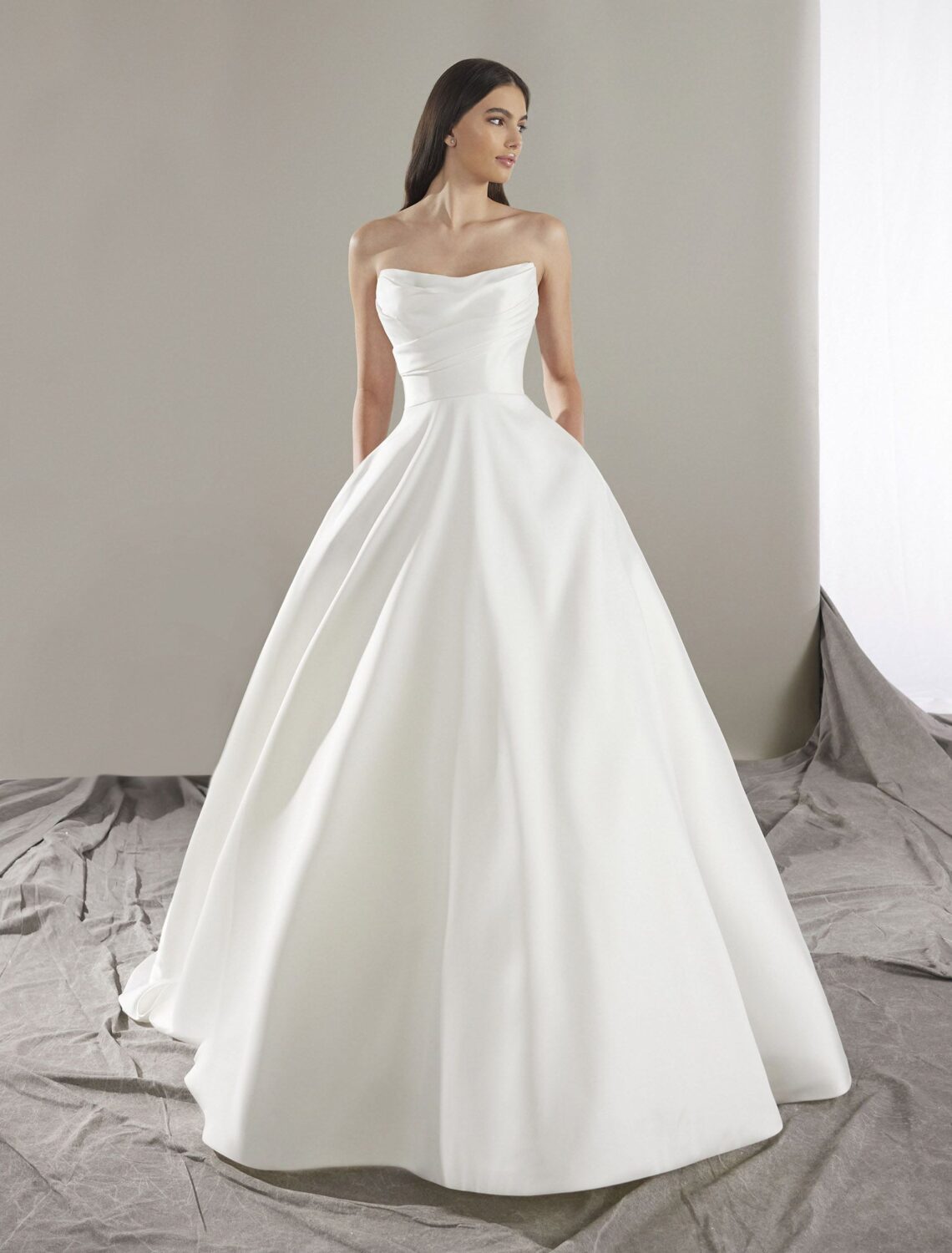 Trouwjurk Keoni van Pronovias kopen bij Weddings 1