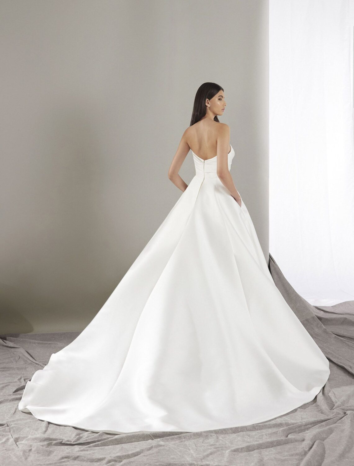 Trouwjurk Keoni van Pronovias kopen bij Weddings 2