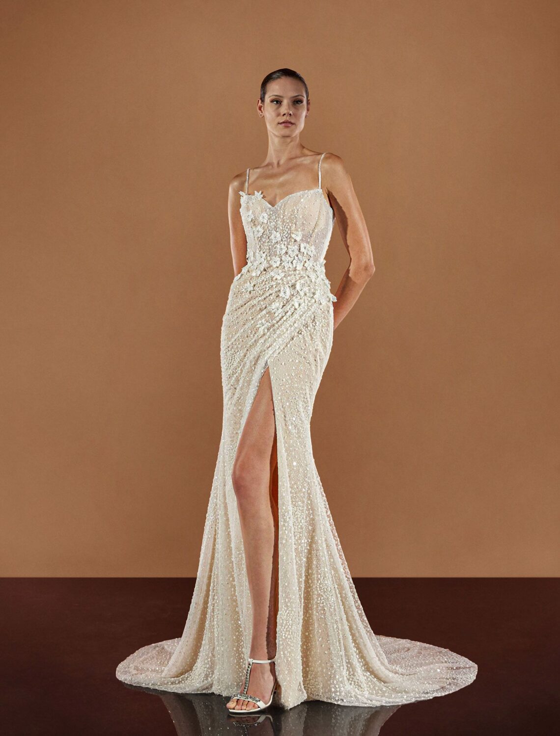 Trouwjurk Nidhi van Pronovias Privée kopen bij Weddings 1