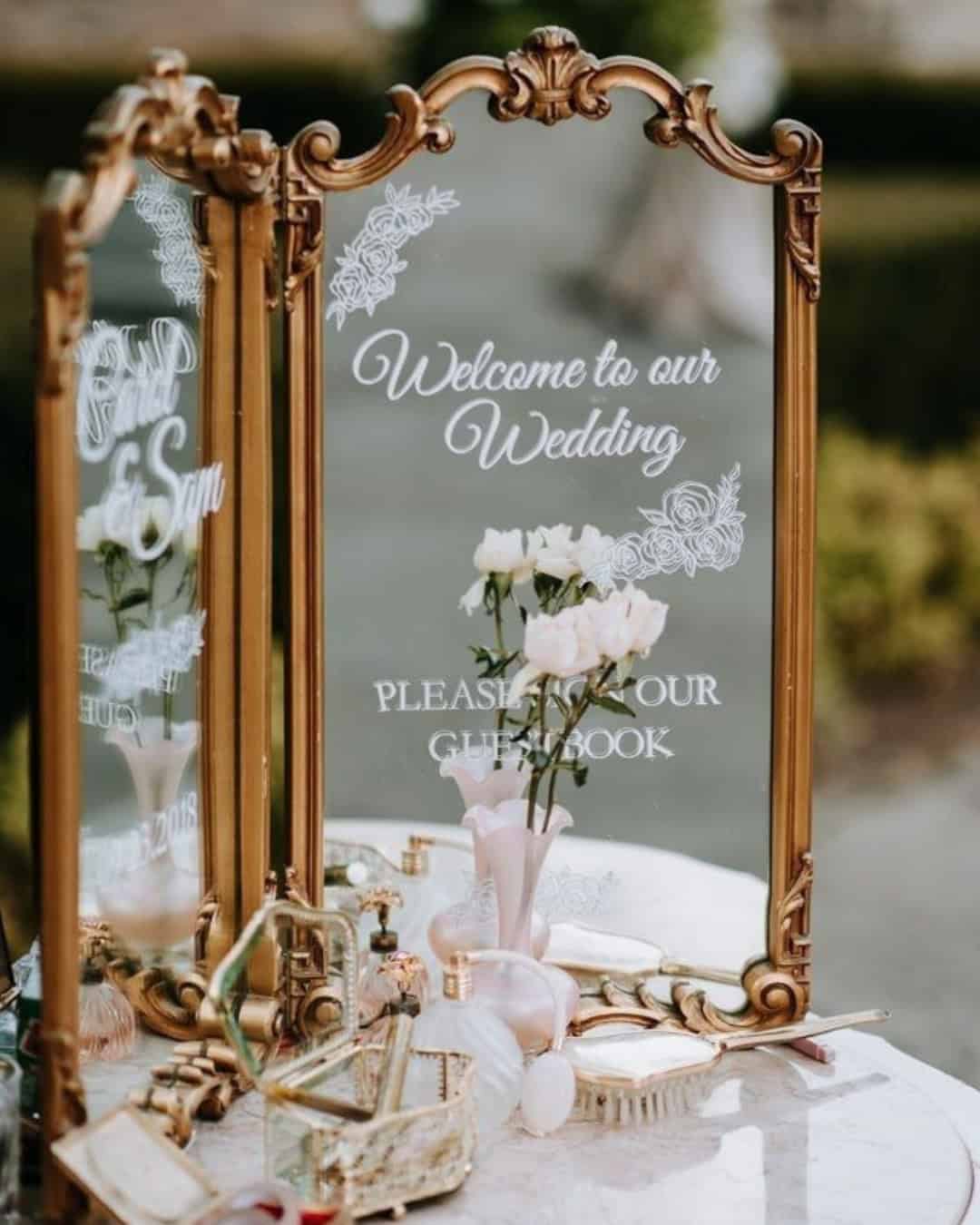 Bruiloft inspiratie retro romance wedding vintage accenten welkomstbord