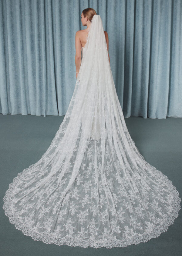 Sluier S74505 van Poirier kopen bij Weddings