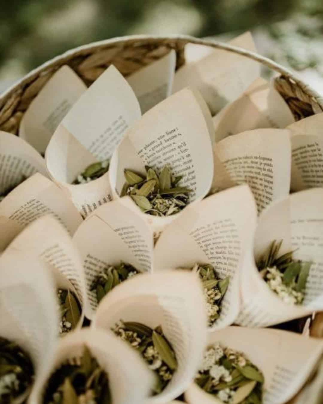 Bruiloft inspiratie sustainable wedding confetti duurzaam trouw idee