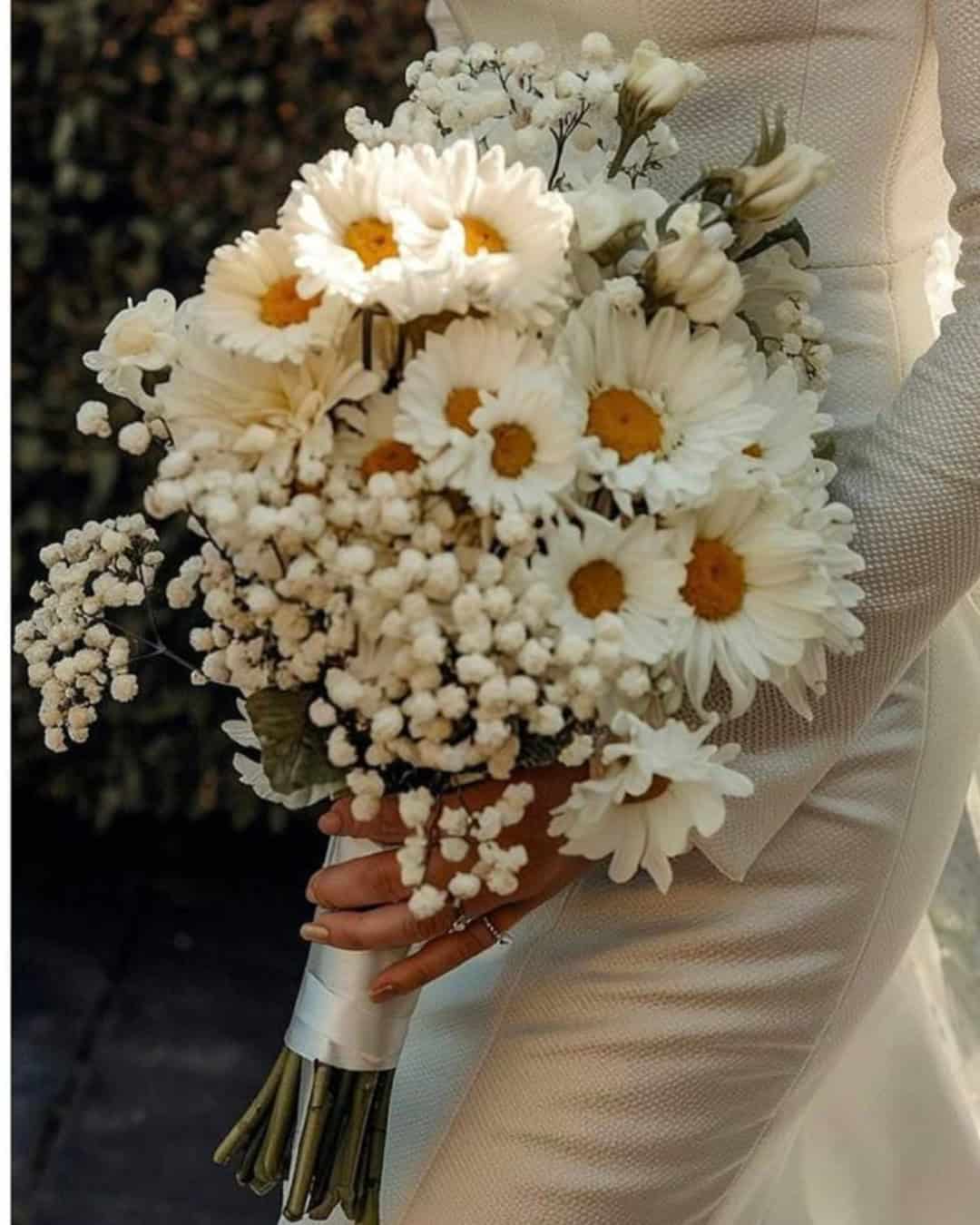 Bruiloft inspiratie sustainable wedding boeket lokale bloemen