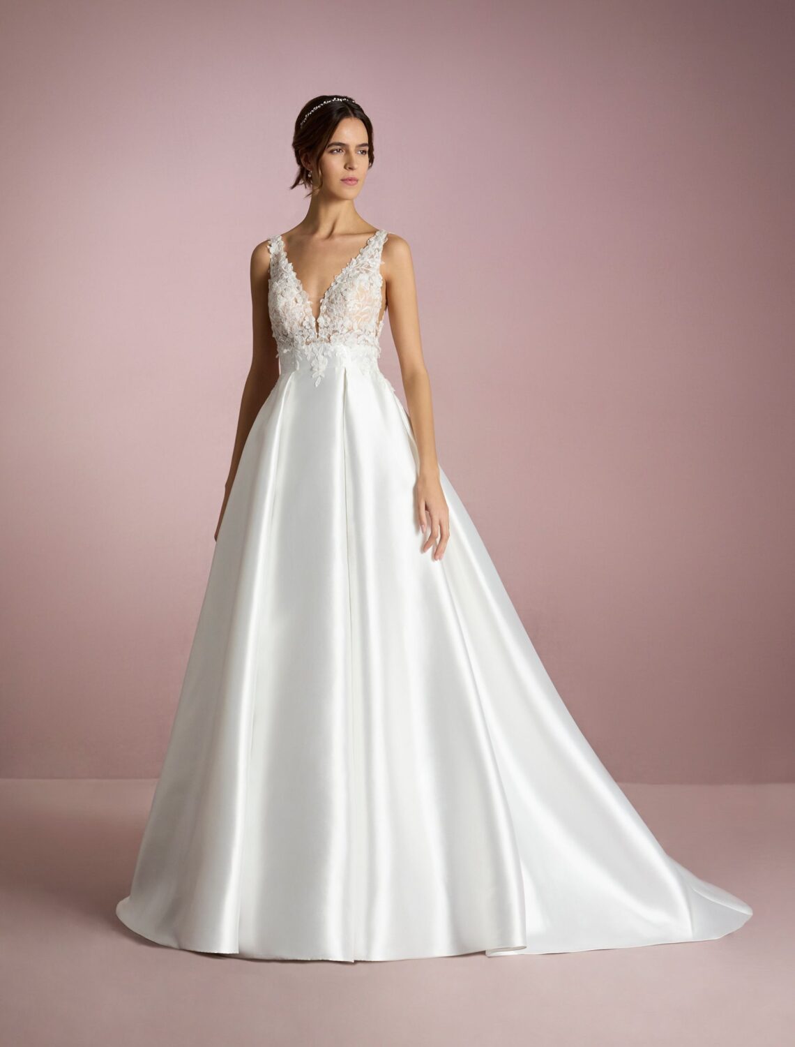 Trouwjurk Umi van White One kopen bij Weddings 1