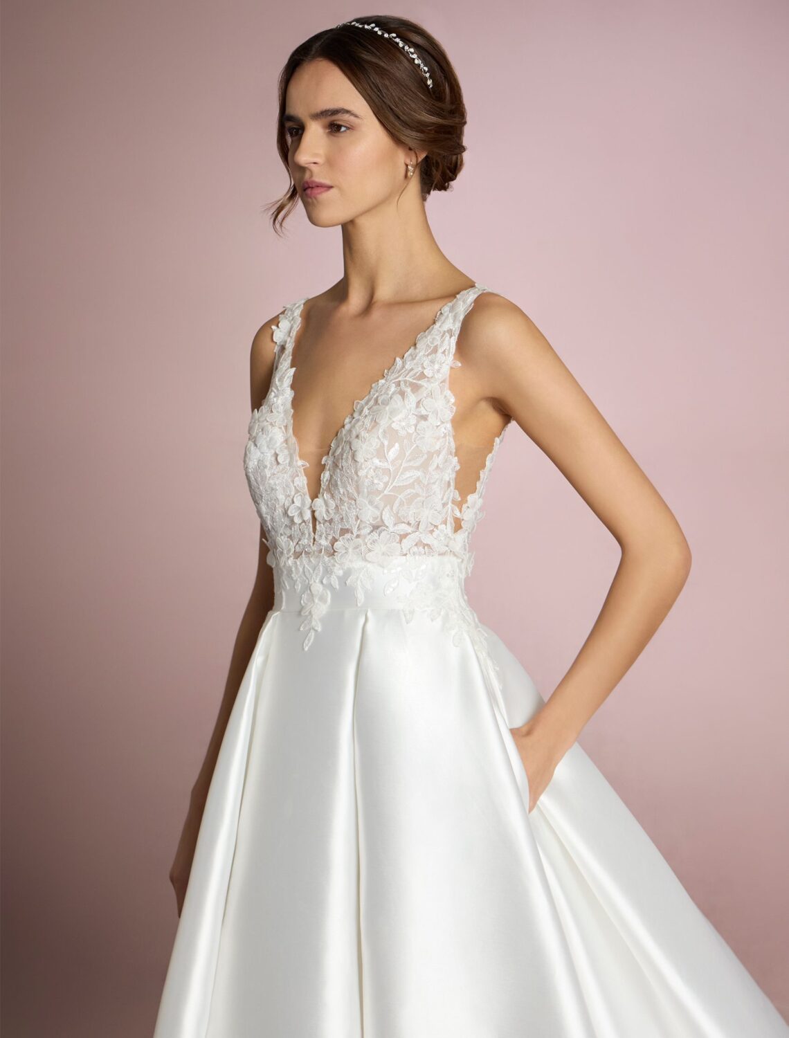 Trouwjurk Umi van White One kopen bij Weddings 4